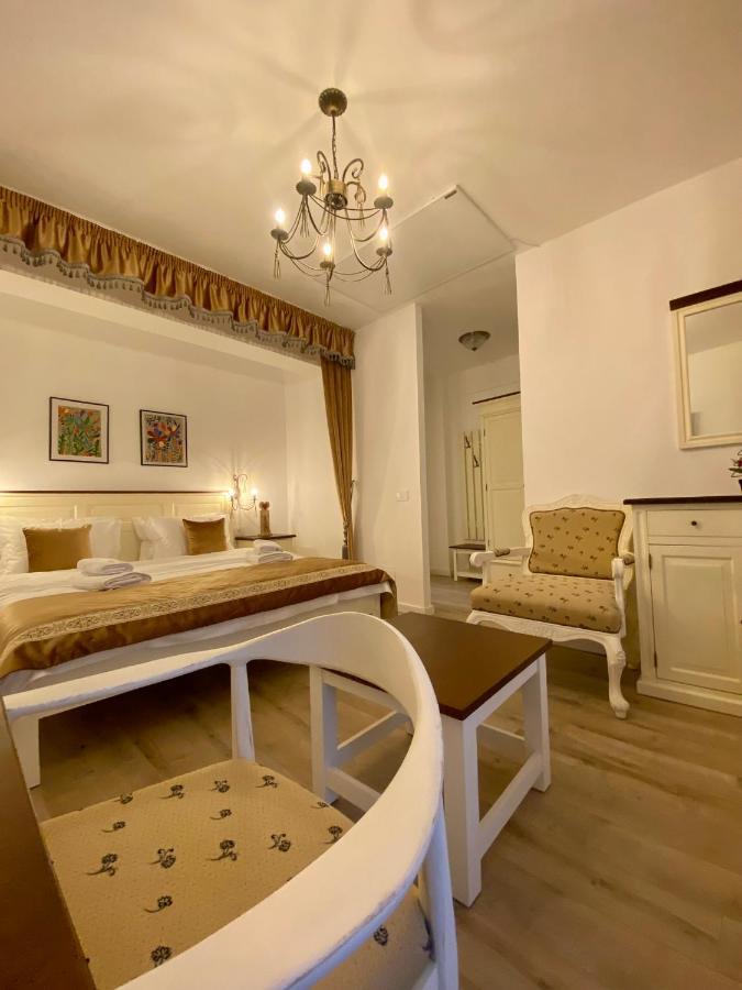 Pensiunea Charlotte Boutique Bacău Dış mekan fotoğraf